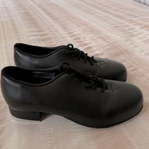 Leo Tap Shoes (Girls) Size 11